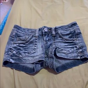 Jean booty shorts